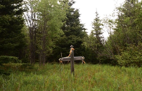 Les restes d'un prêtre soupçonné d'avoir agressé des enfants à Kahnawake sont exhumés