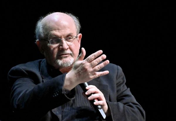 Salman Rushdie : les vomissures des journaux iraniens...