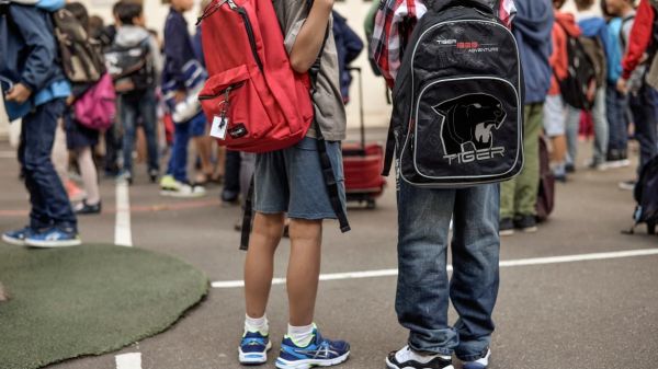 Allocation de rentrée scolaire: Véran et des élus de gauche dénoncent une proposition LR