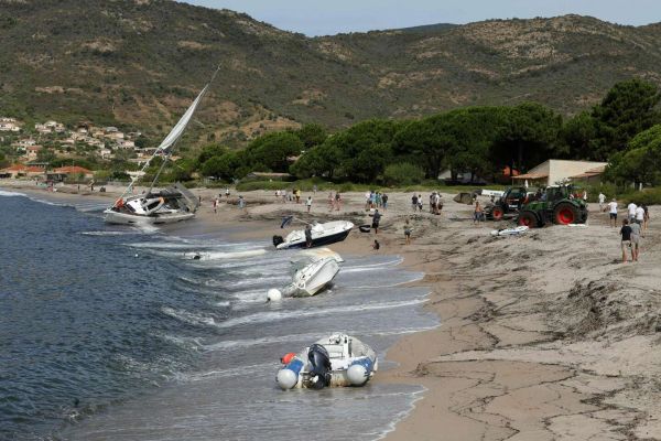 « Une sorte de nuage en forme de champignon nucléaire s'est abattu sur nous » : la Corse endeuillée après de violents et soudains orages