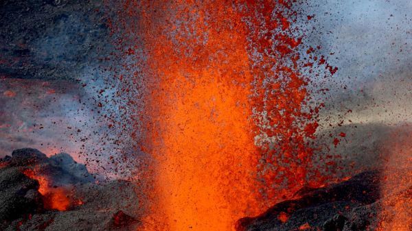 À La Réunion, le piton de la Fournaise est entré en éruption