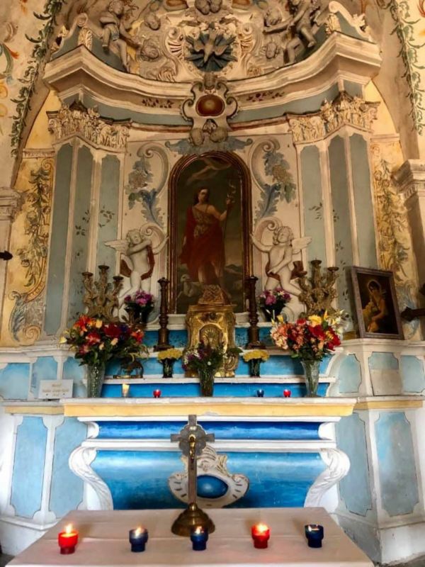 Décors peints, mobilier... On vous explique en quoi consiste la restauration de la chapelle Saint-Jean-du-Désert à Villars-sur-Var