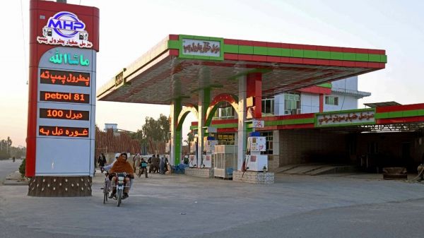 Afghanistan : les talibans concluent un accord avec la Russie pour la fourniture de pétrole et de blé