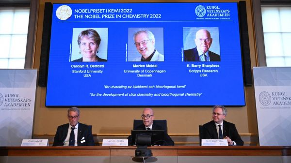 Le prix Nobel de chimie décerné à deux Américains et un Danois, le chercheur Barry Sharpless récompensé pour la deuxième fois