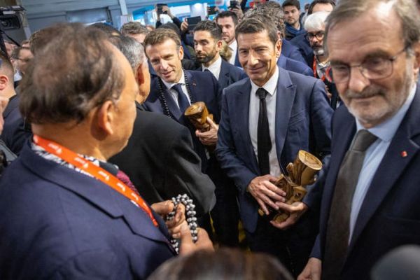 Emmanuel Macron : « une réponse sécuritaire au plus vite » et « un travail vigoureux avec les Comores »