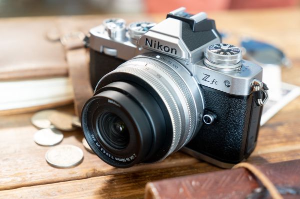 Black Friday : le Nikon Z fc + 2 objectifs Nikkor + 2e batterie à 1199 €