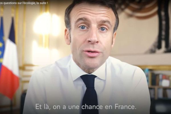 Trafic aérien, petites lignes de train... les approximations d'Emmanuel Macron sur l'écologie