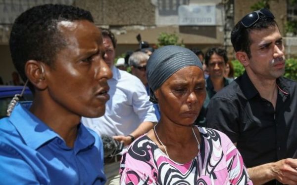 La mère du captif Avera Mengistu pense reconnaître son fils dans la vidéo du Hamas