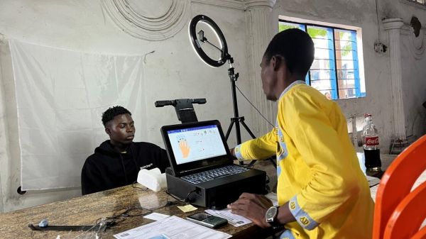 RDC: Après des difficultés, la Céni annonce prolonger l'enrôlement des électeurs