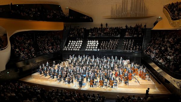 Les splendeurs de la 3e de Mahler par l’OPS et Aziz Shokhakimov à Paris