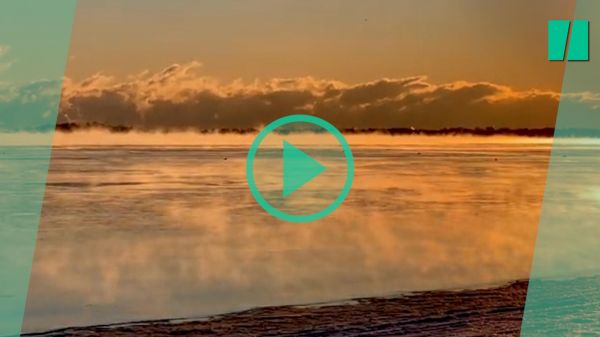 Aux États-Unis et au Canada, les images spectaculaires de la « fumée de mer »