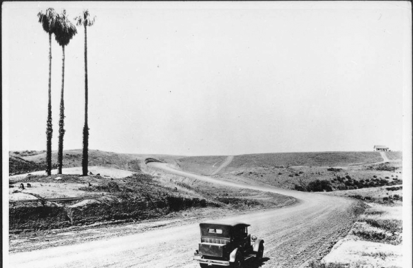 Sunset Boulevard and Crescent Drive, Beverly Hills, California, 1911.