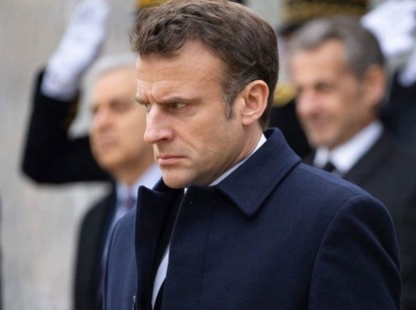 Macron déverse à jet continu son mépris des Français