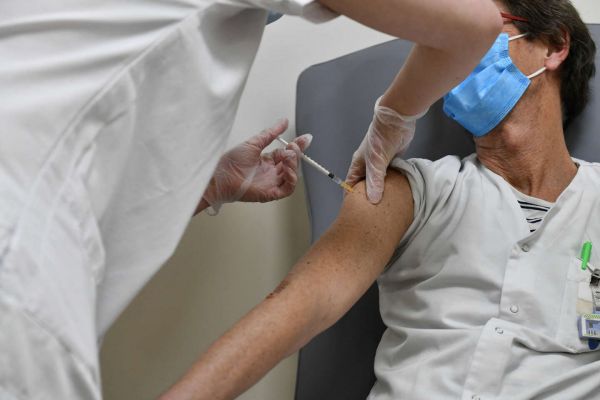 Covid-19 : la Haute Autorité de santé recommande de lever l'obligation vaccinale des soignants