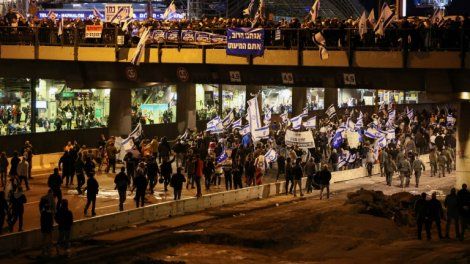 Israël: des milliers de manifestants pour la réforme de la justice