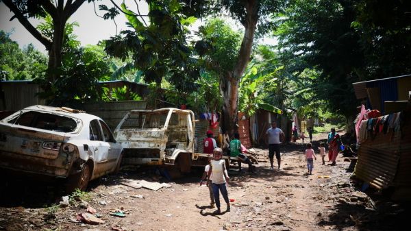 Mayotte: dans les bidonvilles, des populations tendues par l'opération Wuambushu