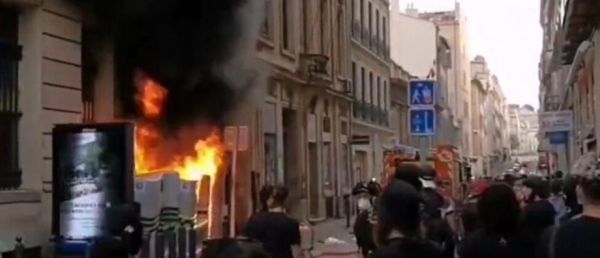 URGENT - Violences - Regardez les images des incidents qui ont débuté ce soir à Marseille, Lyon et dans plusieurs villes  - Gérald Darmanin annonce sur TF1 la mobilisation de 45.000 [...]