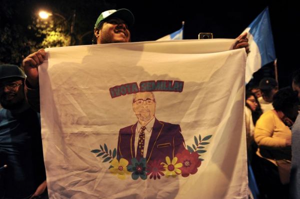 La communauté internationale salue la victoire écrasante du candidat anti-corruption au Guatemala