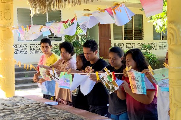 Les élèves de Nuku Hiva font leur Grande lessive