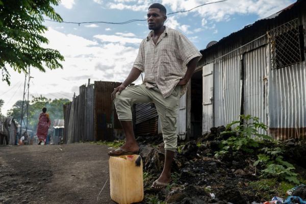 "Ils veulent tous aller à Mayotte mais on est bien ici !" : aux Comores, ces déçus de l'eldorado français