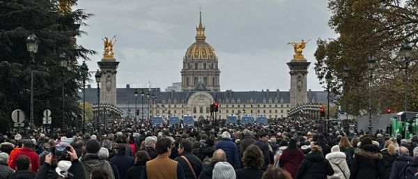 EN DIRECT - Marche contre l'Antisémitisme - Jean-Luc Mélenchon parle "d'échec de la mobilisation" - Absence très commentée d'Emmanuel Macron  - Marine Le Pen  et le RN dans le cortège