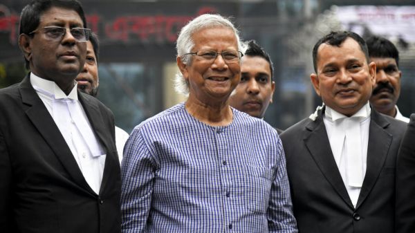 Muhammad Yunus, prix Nobel, reconnu coupable dans une affaire de droit du travail au Bangladesh