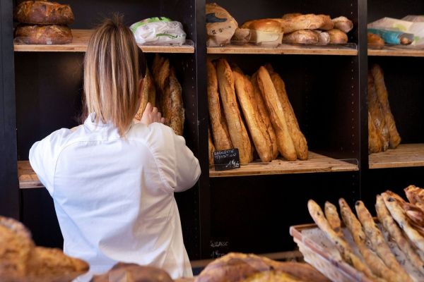 Nouvelle génération, inflation : après le vin, les Français délaissent même... le pain