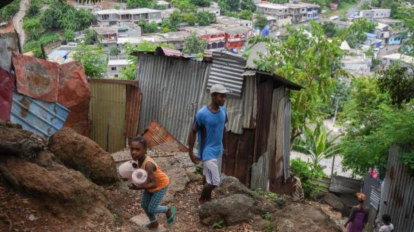 La France démantèle un camp de demandeurs d'asile à Mayotte