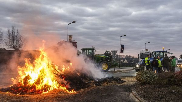 DIRECT. Colère des agriculteurs : la FDSEA et les Jeunes Agriculteurs Ile-de-France appellent au "blocus de Paris" demain