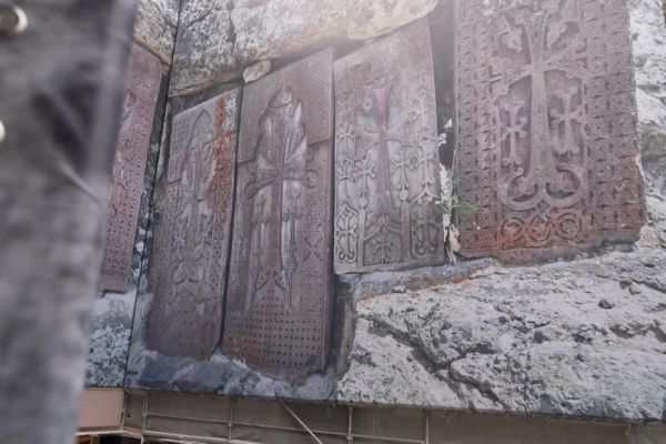 "La destruction d'un cimetière, c'est une humanité qui disparaît", une expo photo témoigne de la mémoire arménienne