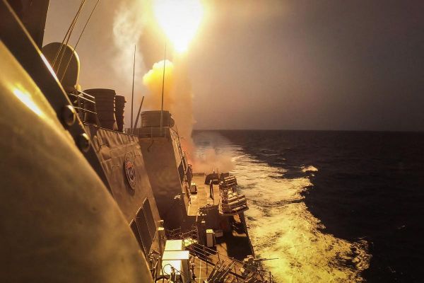 Attaques en mer Rouge : un pétrolier chinois touché par un missile balistique houthi