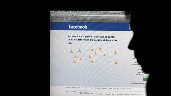 Paris : son compte bloqué pendant trois ans, une historienne attaque Facebook en justice pour censure