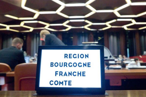 "Il faut réfléchir à une scission" : la Bourgogne et la Franche-Comté peuvent-elles divorcer aussi facilement ?