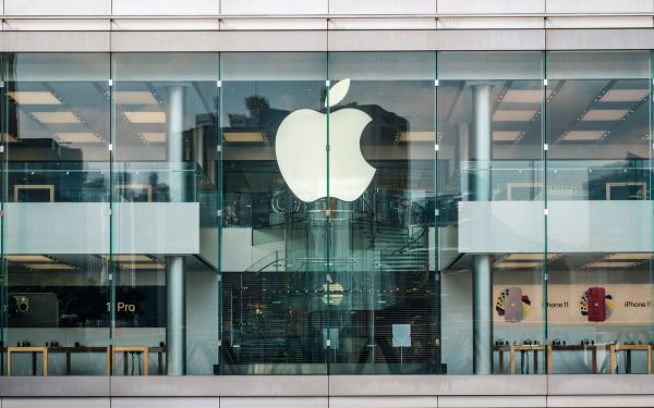 Ils font perdre 5,6 millions d'euros à Apple en remplaçant les iPhone en boutique par des faux