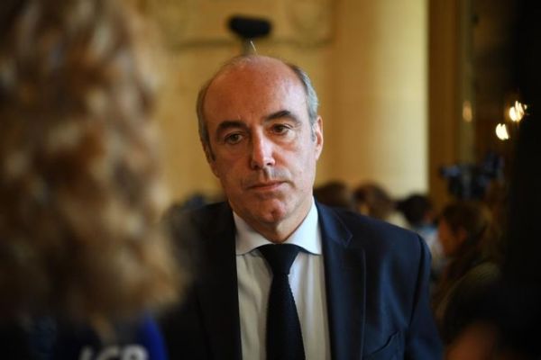 "Pas question pour nous de tomber dans le piège" : Olivier Marleix, président du groupe LR à l'Assemblée, boycotte l'invitation du gouvernement au ministère de l'Économie