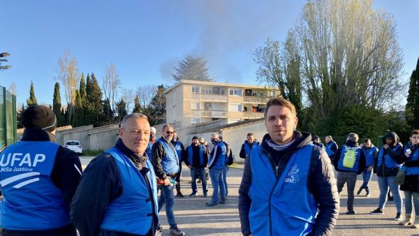 Mouvement social à la maison d'arrêt de Nîmes, le syndicat Ufap bloque les transferts de détenus, audiences fortement  perturbées au tribunal judiciaire