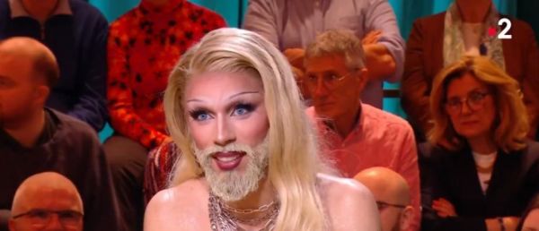 Vague de haine sur les réseaux sociaux, après le passage de la Drag Queen avec une barbe, "Piche"  ("Phallus" en gitan), dans "Quelle époque" sur France 2 - Vidéo