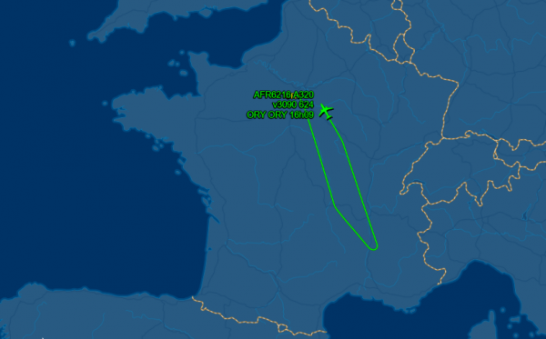 Après un problème technique, un vol Paris-Nice fait demi-tour après Lyon et atterrit... à Orly