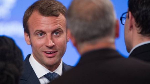 Emmanuel Macron promet de faire le ménage en politique.  Réussira-t-il ?
