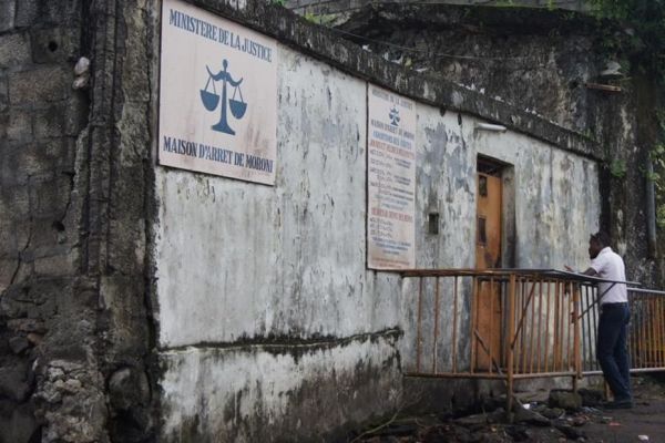 17 agresseurs sexuels parmi les 37 détenus évadés de la prison de Moroni aux Comores