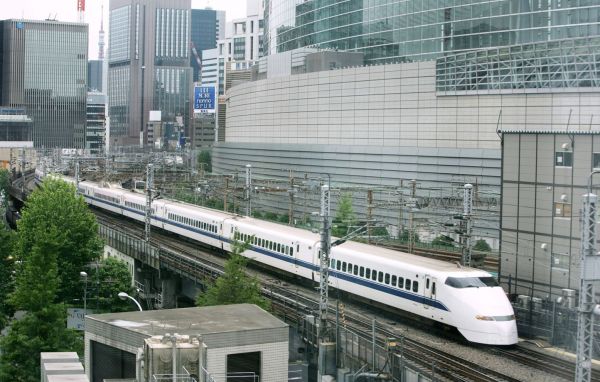 Japon : Repéré dans un Shinkansen, un train à grande vitesse, un serpent provoque un retard exceptionnel de 17 minutes