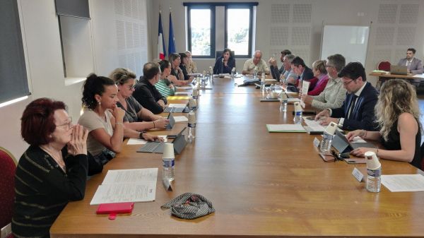 "Plusieurs projets plutôt qu'un grand" : le conseil municipal de Rognac vote un budget "contraint" mais prudent