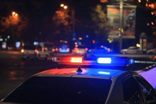 Pau (64) : un policier grièvement blessé par le conducteur d'un scooter volé, âgé de 13 ans, sans casque, qui refuse d'obtempérer. L'adolescent a été remis en liberté sous contrôle [...]