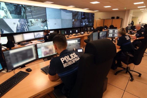 La Ville de Marseille veut investir 15 millions d'euros pour mettre en service 500 nouvelles caméras de surveillance