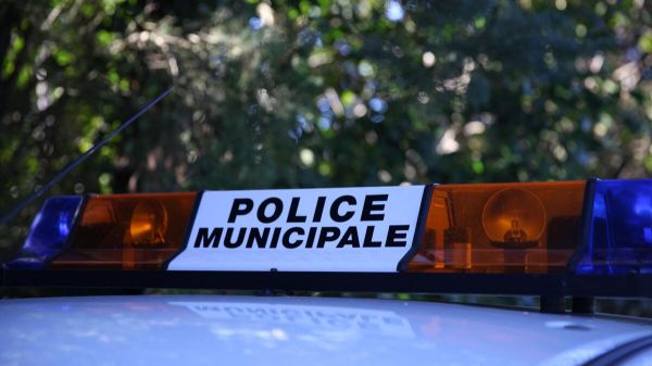 Refus d'obtempérer à Bourges : deux policiers municipaux mis en examen