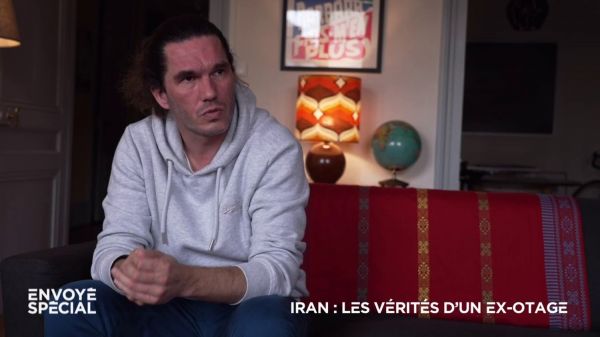 VIDEO. Simulacre de procès, grèves de la faim, faux espoir... un an après sa libération, l'ex-otage en Iran Benjamin Brière se confie dans "Envoyé spécial"