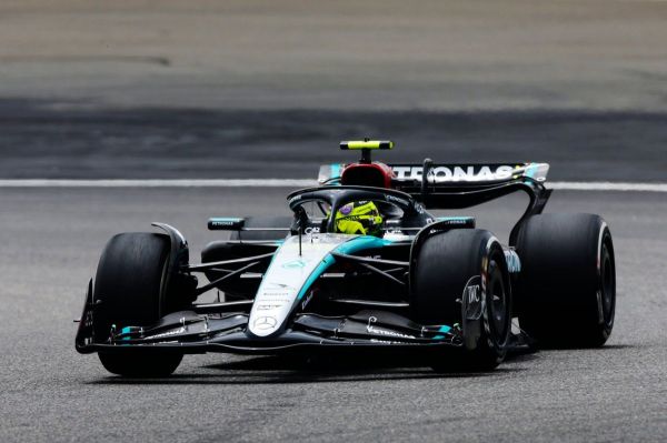 Hamilton mène son premier sprint avant la démonstration de Verstappen