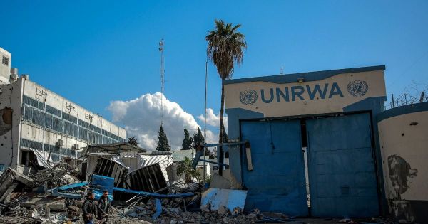 François Zimeray : "La décence aurait voulu que le directeur de l'UNRWA démissionne"