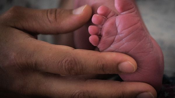 "Le bébé arrive sans marque, apaisé" : un nouveau dispositif d'aide à l'accouchement testé à Besançon, bientôt partout en France