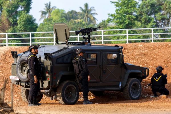 Des combats éclatent à la frontière entre la Birmanie et la Thaïlande